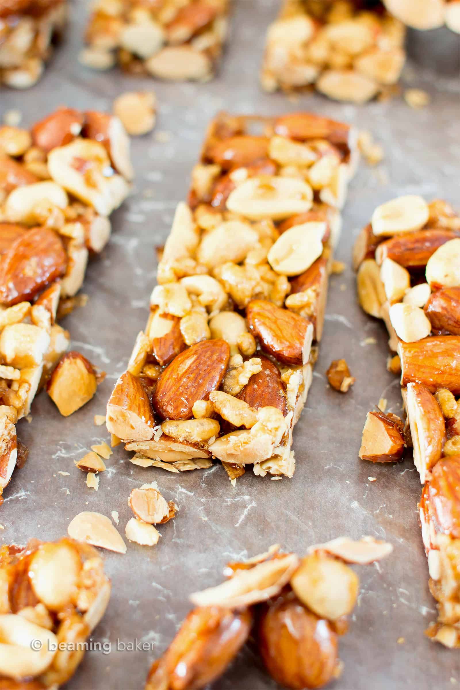 Homemade KIND Bars: an easy, 5 ingredient nut bars recipe for homemade kind bars! Salty ‘n sweet healthy nut bar delight! #NutBars #KIND #Homemade #Recipe | Recipe at BeamingBaker.com