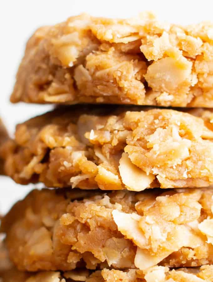 3 ingredient No Bake Peanut Butter Oatmeal Cookies: super easy recipe for healthy no bake cookies without milk—the best gluten free vegan peanut butter cookies! #PeanutButter #NoBake #Oatmeal #Vegan #GlutenFree | Recipe at BeamingBaker.com