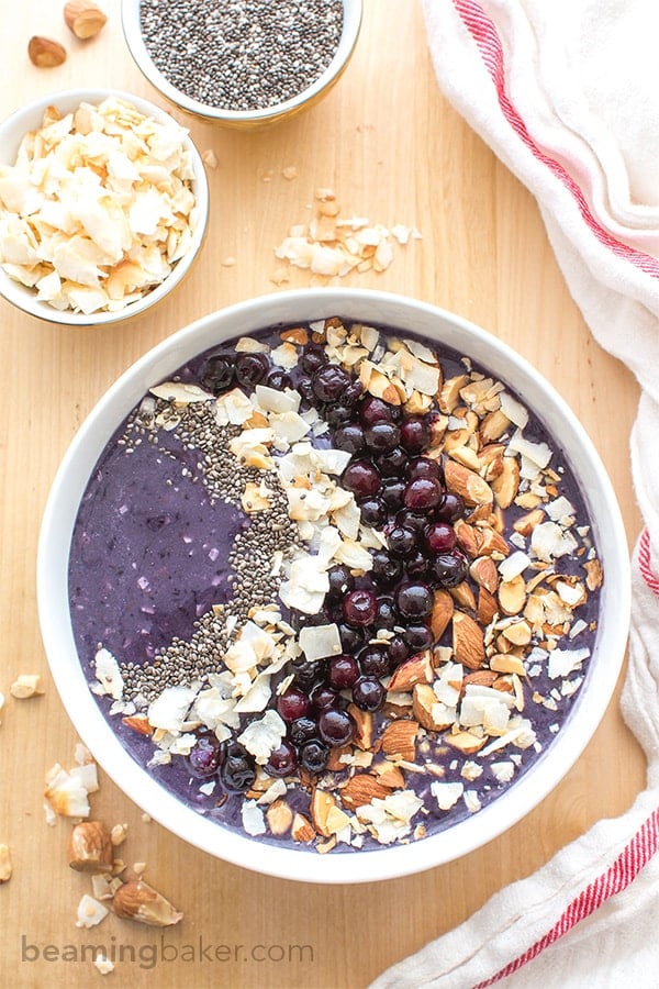 Blueberry Coconut Smoothie Bowl (V+GF): An easy recipe for a refreshing smoothie bowl packed with antioxidants, blueberries and coconut. BEAMINGBAKER.COM #Vegan #GlutenFree