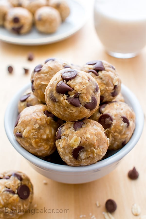 Chocolate Chip Cookie Dough Bites (V+GF): An easy, guilt-free recipe for seriously delicious chocolate chip cookie dough bites. BEAMINGBAKER.COM #Vegan #GlutenFree