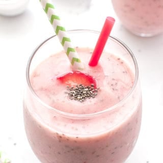 Strawberry Chia Seed Smoothie (V+GF): A cool, refreshing and super thick strawberry smoothie that tastes just like a strawberry fruit popsicle! BEAMINGBAKER.COM #Vegan #GlutenFree