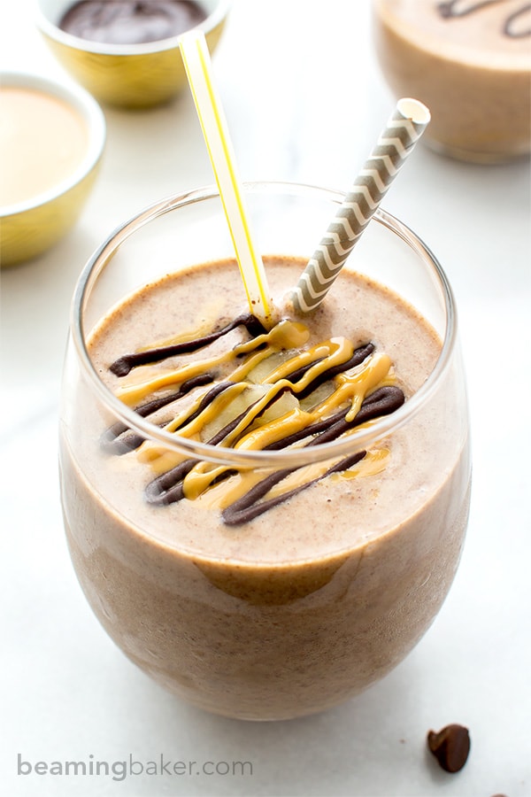 Chocolate Peanut Butter Banana Smoothie (V+GF): a protein-rich, 6-ingredient recipe for a creamy chocolate peanut butter lover’s smoothie. Tastes like a sundae. #Vegan #GlutenFree | BeamingBaker.com