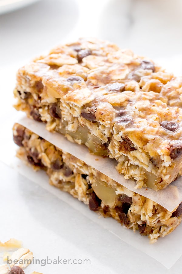 No Bake Chewy Chocolate Chip Granola Bars (V+GF): the perfect protein-rich, on-the-go snack that’s super easy to make, full of simple ingredients and delicious. #Vegan and #GlutenFree | BeamingBaker.com