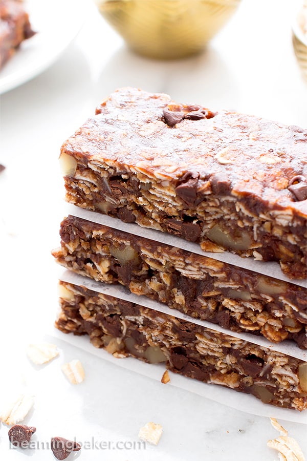 No Bake Double Chocolate Chip Granola Bars (V+GF): an easy recipe for deliciously chewy double chocolate granola bars made with simple ingredients. #Vegan #GlutenFree #DairyFree | BeamingBaker.com