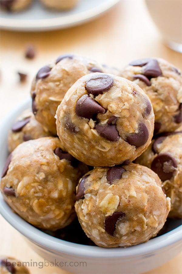 Chocolate Chip Cookie Dough Bites (V+GF): An easy, guilt-free recipe for seriously delicious chocolate chip cookie dough bites. BEAMINGBAKER.COM #Vegan #GlutenFree