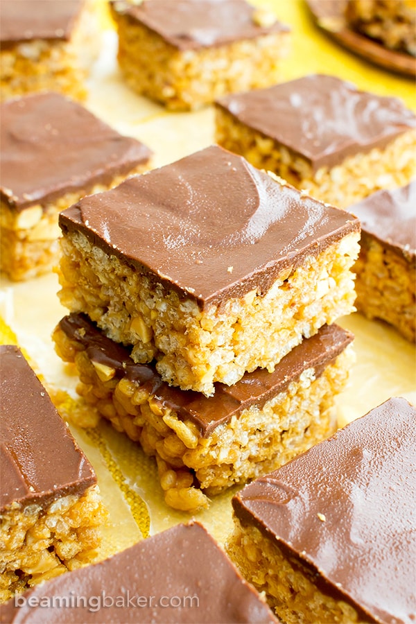 Chocolate Peanut Butter Rice Crispy Treats (V, GF, DF): an easy 5 ingredient recipe for chocolate-topped PB rice crispy treats that taste like peanut butter cups. #Vegan #GlutenFree #DairyFree | BeamingBaker.com