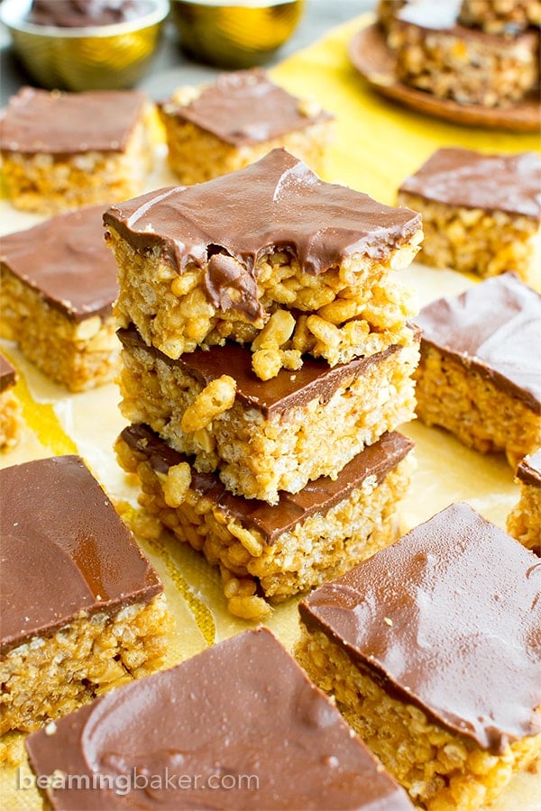 Chocolate Peanut Butter Rice Crispy Treats (V, GF, DF): an easy 5 ingredient recipe for chocolate-topped PB rice crispy treats that taste like peanut butter cups. #Vegan #GlutenFree #DairyFree | BeamingBaker.com