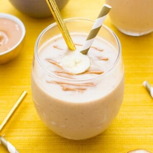 Peanut Butter Banana Ice Cream Smoothie (V, GF, DF): 10 grams of protein per serving. A 3-ingredient recipe for creamy, thick, protein-packed peanut butter smoothies that taste like ice cream. #Vegan #GlutenFree #DairyFree | BeamingBaker.com