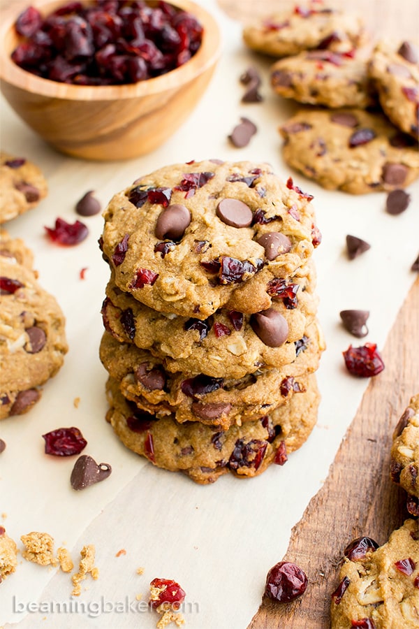 Vegan Cranberry Chocolate Chip Cookies (V, GF, DF): an easy recipe for oat flour cranberry chocolate chip cookies made with whole ingredients. #Vegan #GlutenFree #OatFlour #DairyFree | BeamingBaker.com