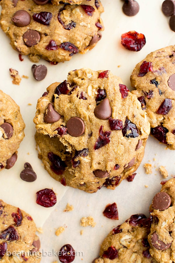 Vegan Cranberry Chocolate Chip Cookies (V, GF, DF): an easy recipe for oat flour cranberry chocolate chip cookies made with whole ingredients. #Vegan #GlutenFree #OatFlour #DairyFree | BeamingBaker.com