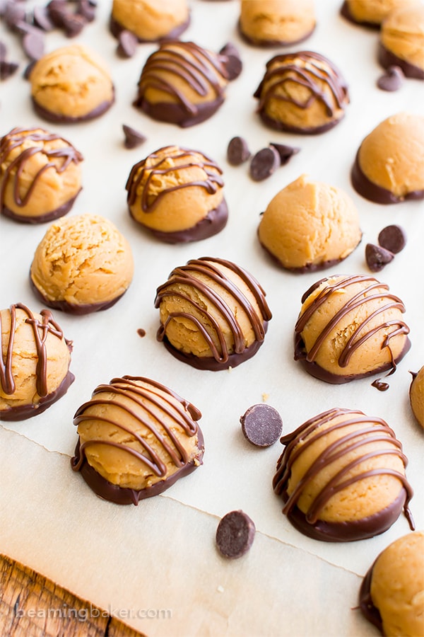 Gluten Free Vegan Chocolate Peanut Butter Truffles (V, GF, DF): an easy, 5 ingredient recipe for decadent peanut butter truffles dipped in chocolate. #Vegan #GlutenFree #DairyFree #Christmas | BeamingBaker.com