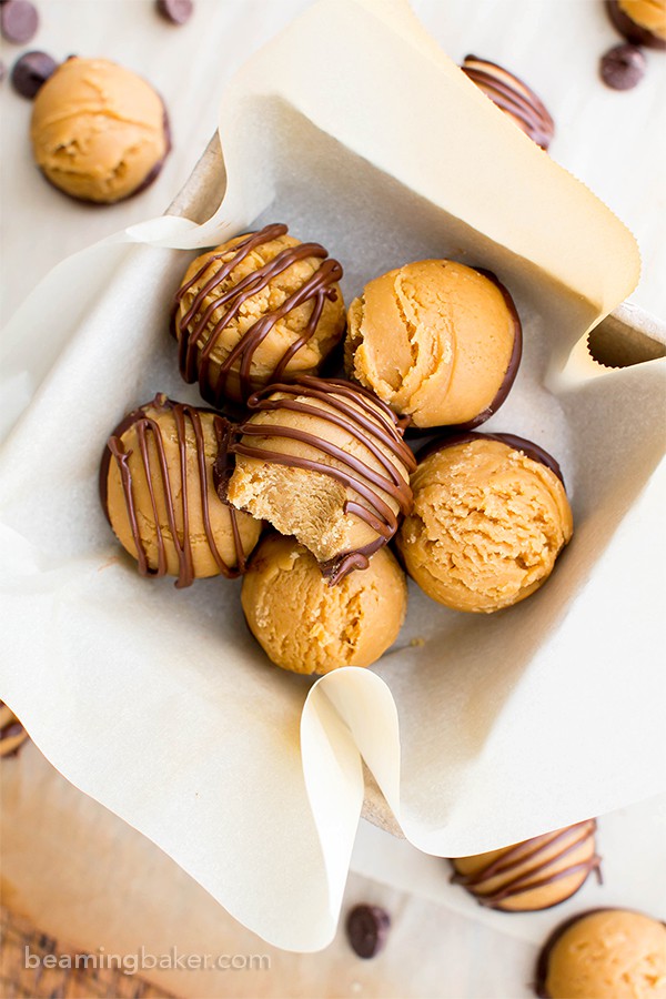 Gluten Free Vegan Chocolate Peanut Butter Truffles (V, GF, DF): an easy, 5 ingredient recipe for decadent peanut butter truffles dipped in chocolate. #Vegan #GlutenFree #DairyFree #Christmas | BeamingBaker.com