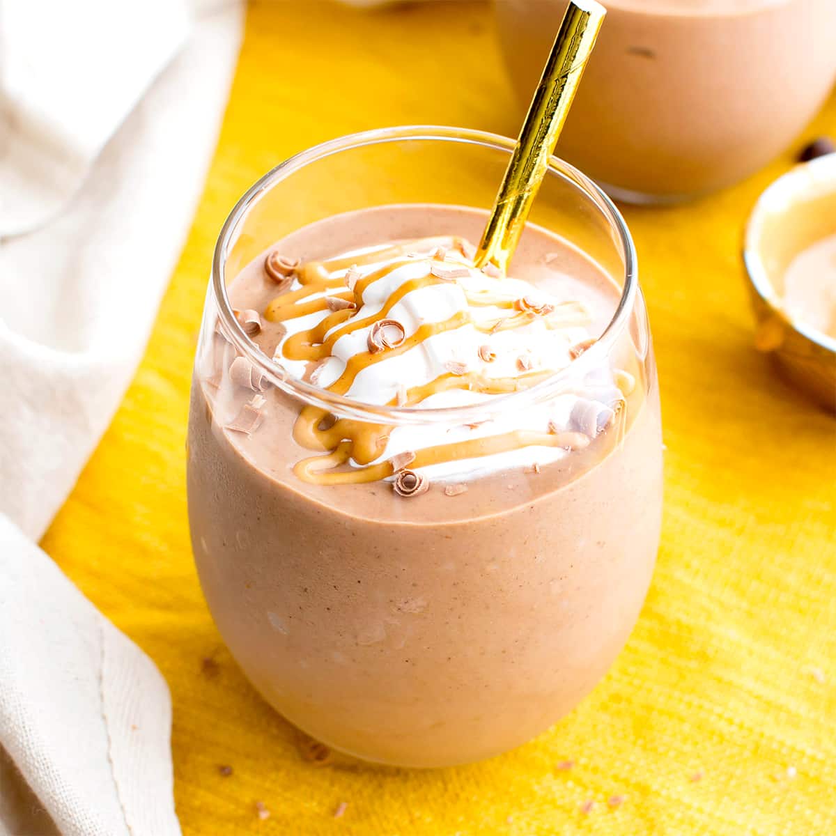 Peanut Butter Hot Chocolate Smoothie (V, GF, DF): a super thick & creamy protein-packed smoothie that tastes like hot chocolate in PB milkshake form. #Vegan #GlutenFree #ProteinPacked #DairyFree | BeamingBaker.com
