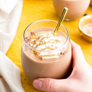 Peanut Butter Hot Chocolate Smoothie (V, GF, DF): a super thick & creamy protein-packed smoothie that tastes like hot chocolate in PB milkshake form. #Vegan #GlutenFree #ProteinPacked #DairyFree | BeamingBaker.com