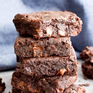 Ultimate Fudgy Paleo Vegan Brownies (V, GF, DF): an easy, one bowl recipe for seriously fudgy, super moist paleo brownies bursting with rich chocolate flavor. #Vegan #GlutenFree #DairyFree | BeamingBaker.com