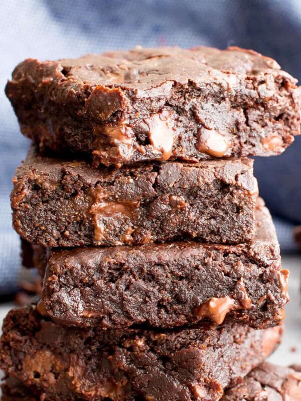 Ultimate Fudgy Paleo Vegan Brownies (V, GF, DF): an easy, one bowl recipe for seriously fudgy, super moist paleo brownies bursting with rich chocolate flavor. #Vegan #GlutenFree #DairyFree | BeamingBaker.com