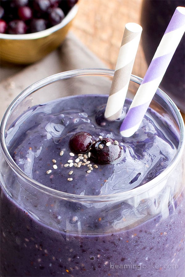 Paleo Blueberry Banana Chia Smoothie (V, GF, Paleo): a 4-ingredient recipe for antioxidant-rich and refreshing blueberry banana chia smoothies. #Vegan #GlutenFree #DairyFree | BeamingBaker.com