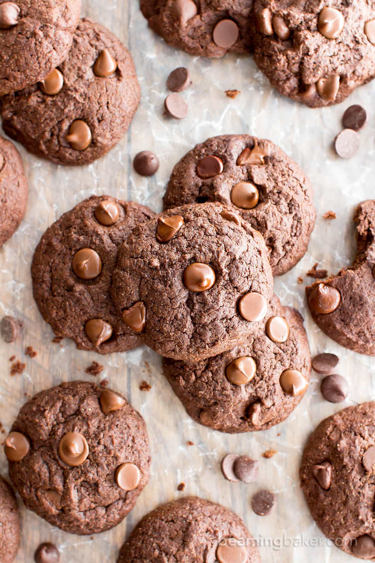 Vegan Chocolate Brownie Cookies (GF, V, DF): a one bowl recipe for soft, thick, chewy cookies that taste just like a rich, chocolate brownie! #Vegan #GlutenFree #OatFlour #DairyFree | BeamingBaker.com