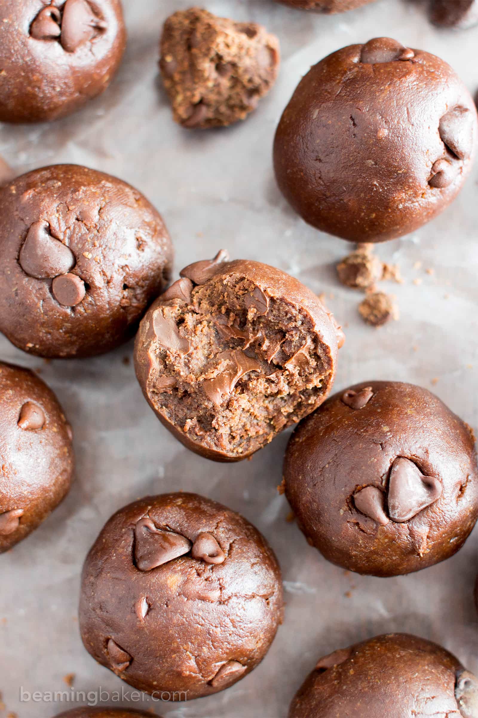 Gluten Free No Bake Brownie Energy Bites (V, GF): a one bowl recipe for fudgy, rich, 7-ingredient no bake bites that taste just like decadent brownies. #Vegan #ProteinPacked #GlutenFree #DairyFree | BeamingBaker.com