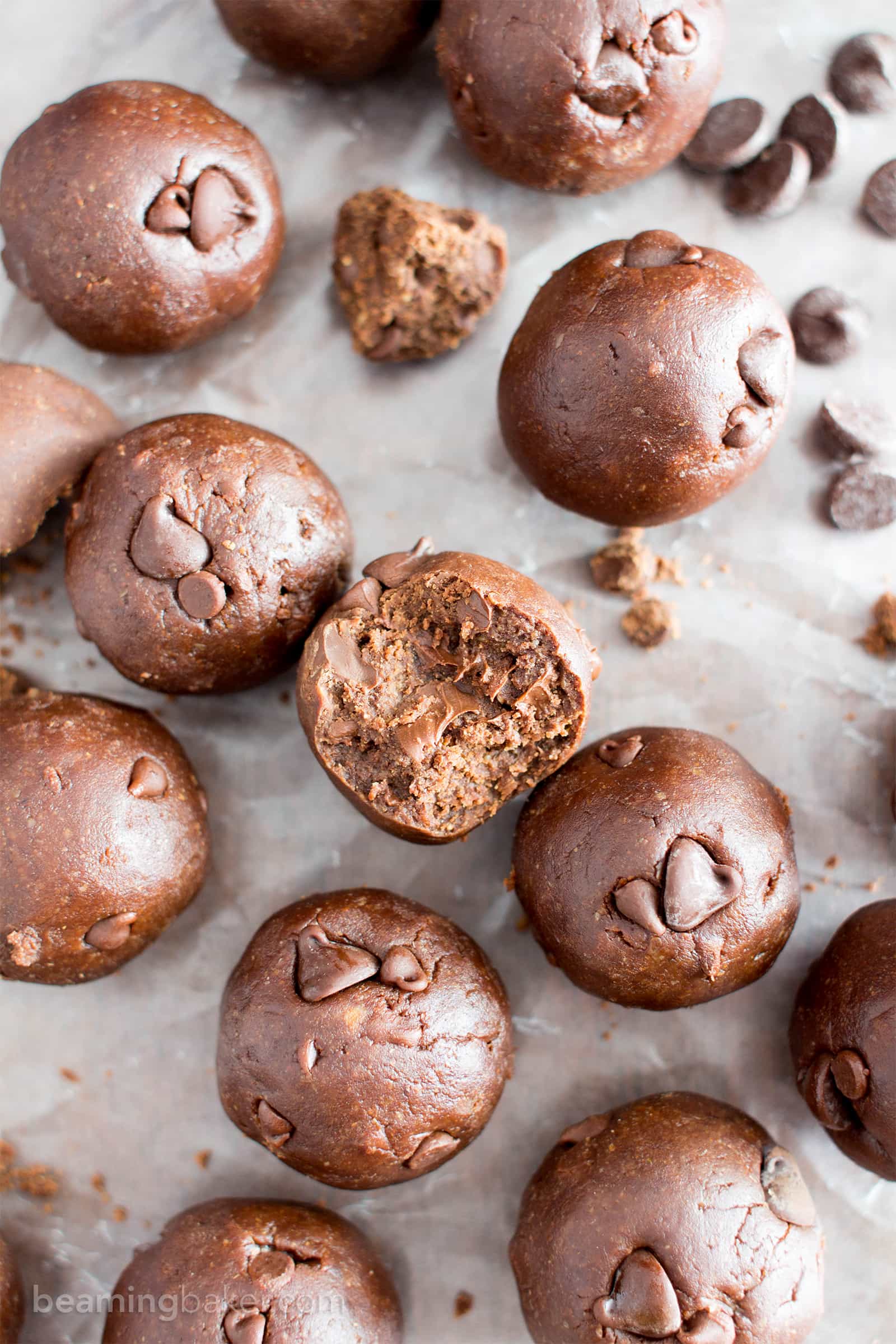 Gluten Free No Bake Brownie Energy Bites (V, GF): a one bowl recipe for fudgy, rich, 7-ingredient no bake bites that taste just like decadent brownies. #Vegan #ProteinPacked #GlutenFree #DairyFree | BeamingBaker.com