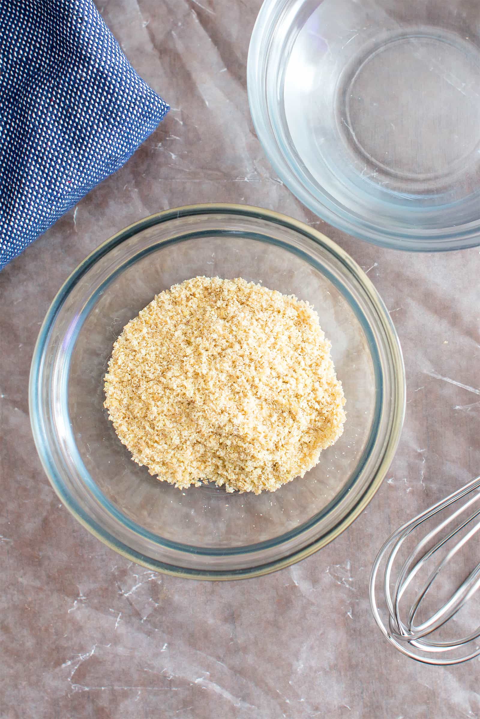 How to Make a Flax Egg: a step-by-step tutorial and guide on how to use this allergy-friendly vegan baking alternative for eggs. #Vegan #GlutenFree #DairyFree #Paleo | BeamingBaker.com