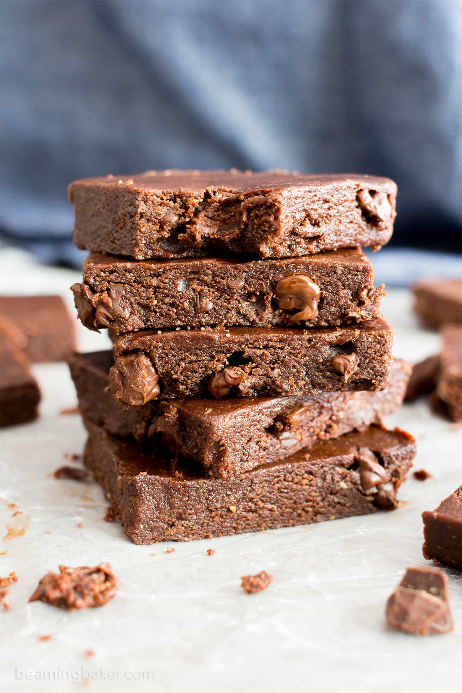 No Bake Dark Chocolate Almond Butter Paleo Brownies (V, GF): a 6-ingredient recipe for luxuriously rich no bake brownies packed with chocolate chips and ready in minutes! #Vegan #Chocolate #GlutenFree #DairyFree #Paleo #Desserts #Healthy | Recipe on BeamingBaker.com