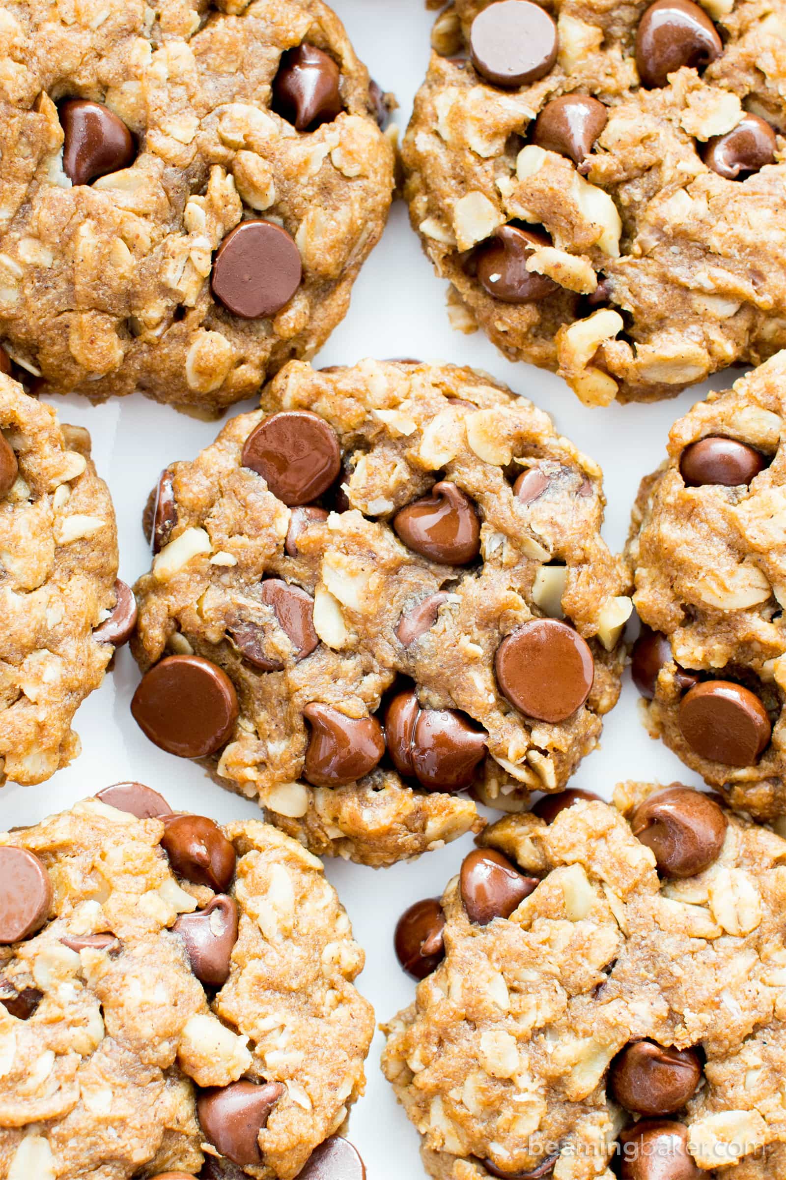 Easy Gluten Free Peanut Butter Chocolate Chip Oatmeal Cookies (V, GF): an irresistible recipe for lightly crispy, perfectly chewy peanut butter oatmeal cookies. #Vegan #GlutenFree #DairyFree #PeanutButter #Cookies | Recipe on BeamingBaker.com