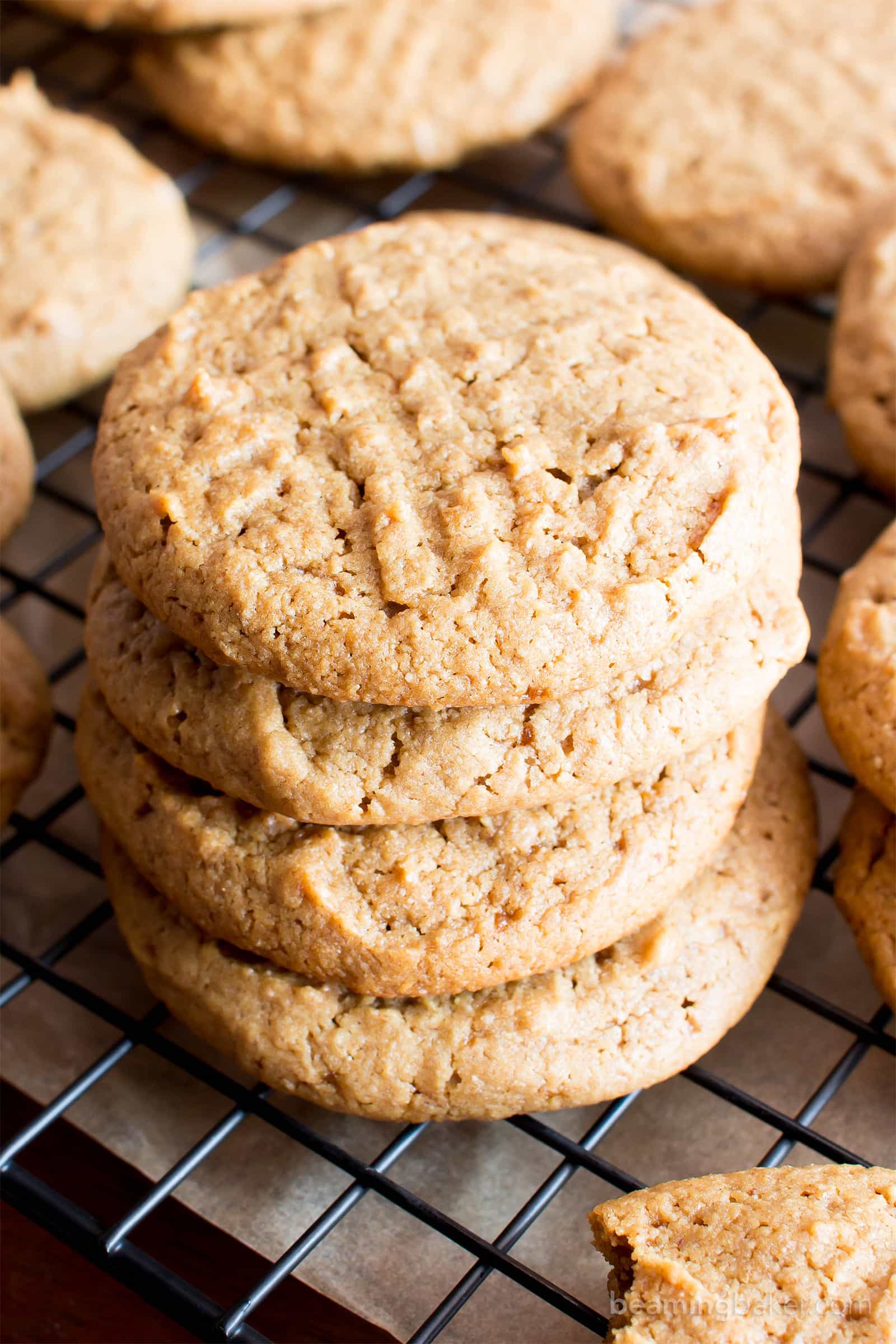 Easy Vegan Peanut Butter Cookies (V, GF): an easy recipe for comforting peanut butter cookies that are lightly crispy on the outside, soft and chewy on the inside, made with healthy, whole ingredients! #Vegan #GlutenFree #DairyFree #Healthy #Dessert #ProteinRich | Recipe on BeamingBaker.com