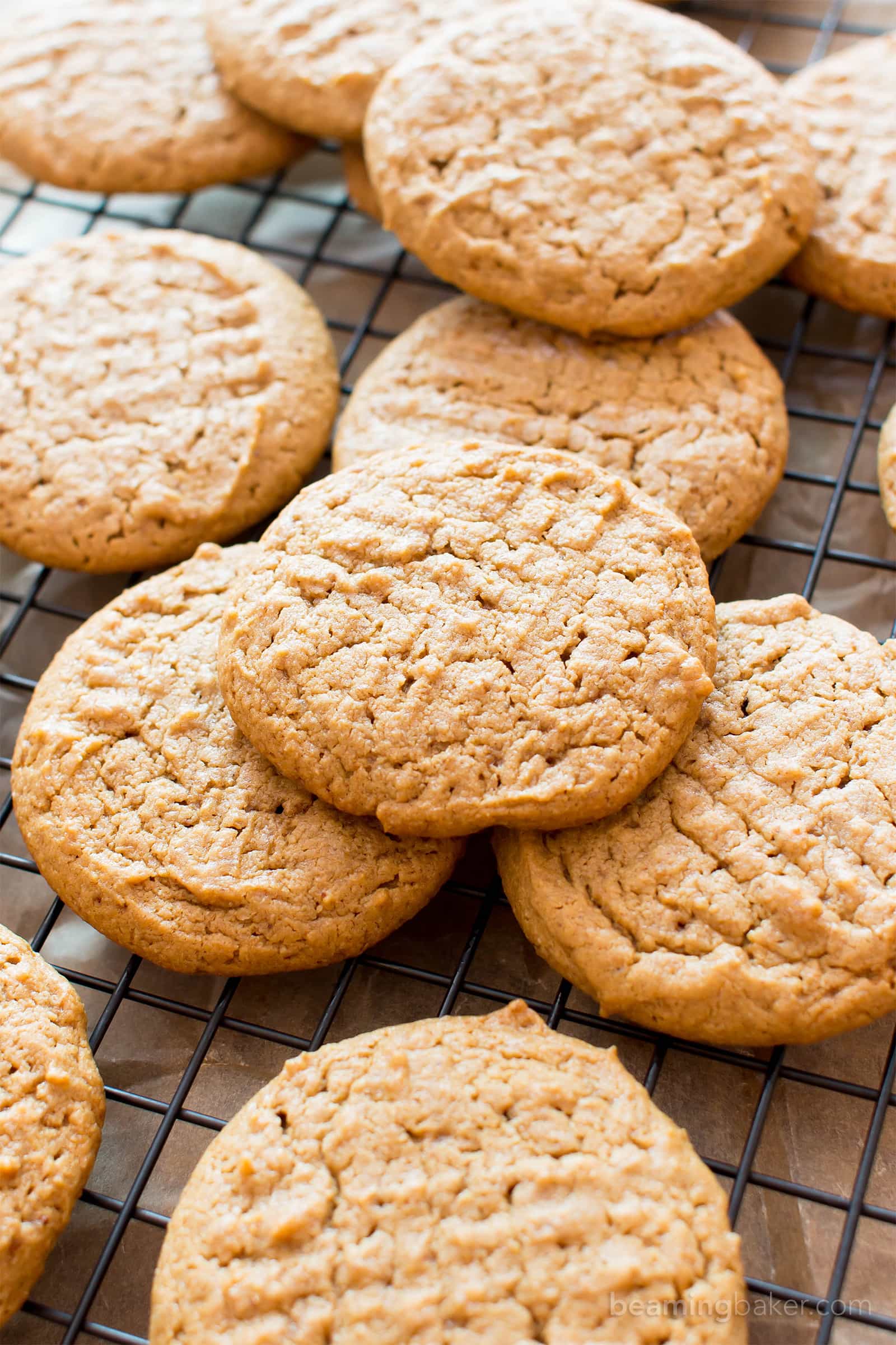 Easy Vegan Peanut Butter Cookies (V, GF): an easy recipe for comforting peanut butter cookies that are lightly crispy on the outside, soft and chewy on the inside, made with healthy, whole ingredients! #Vegan #GlutenFree #DairyFree #Healthy #Dessert #ProteinRich | Recipe on BeamingBaker.com