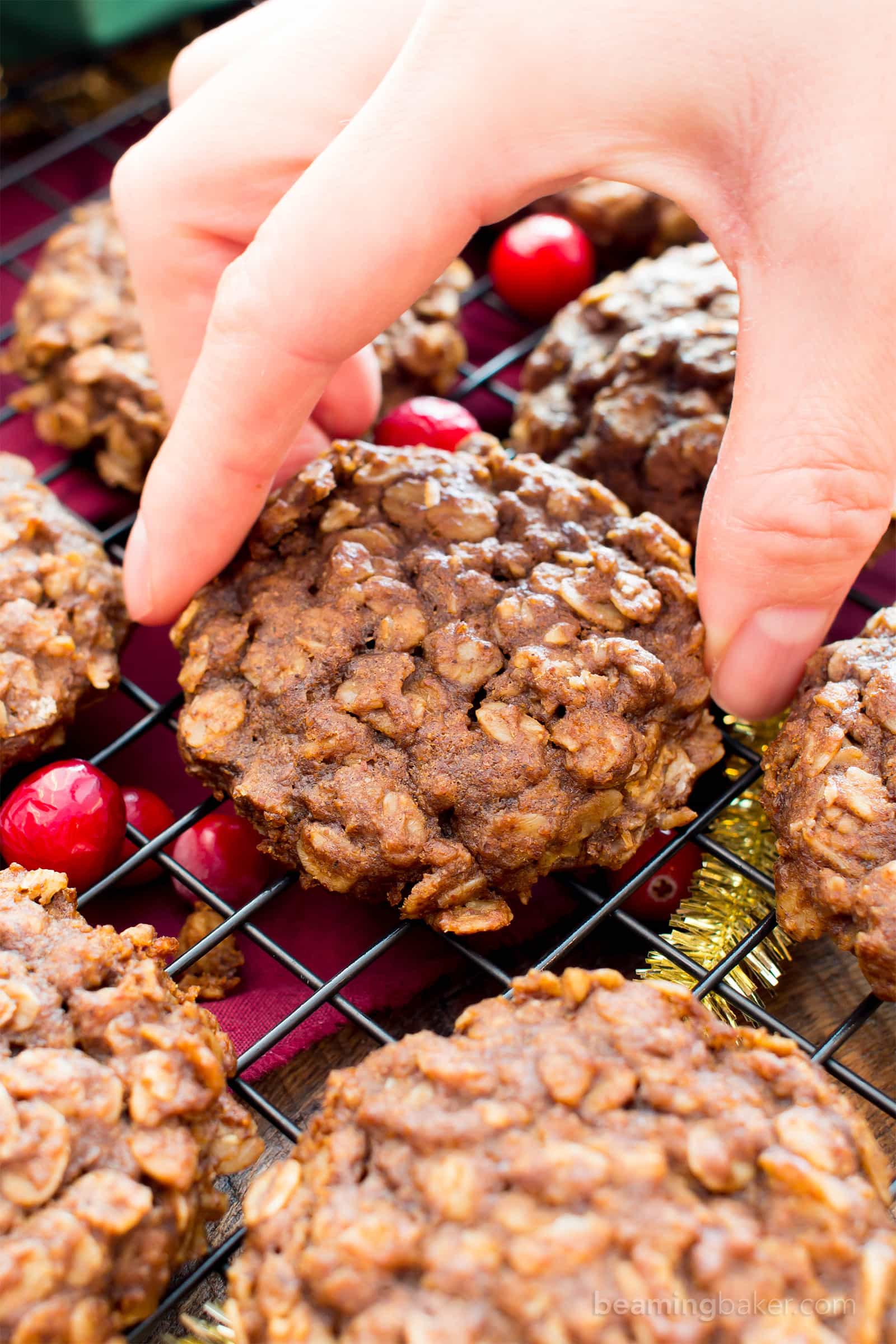 Gluten Free Gingerbread Oatmeal Breakfast Cookies (V, GF): an easy recipe for lightly sweet, soft and chewy ginger oatmeal cookies bursting with your favorite warm holiday spices! #Vegan #GlutenFree #Christmas #DairyFree #Holiday #Healthy | Recipe on BeamingBaker.com