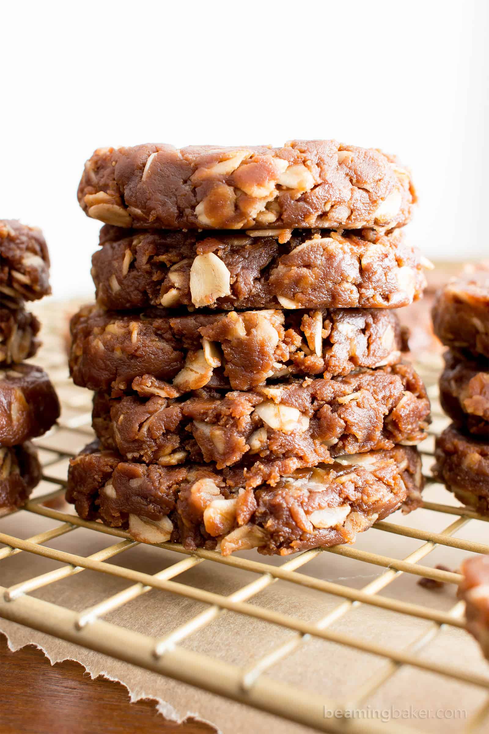 4 Ingredient No Bake Chocolate Peanut Butter #Healthy #ProteinPacked Oatmeal Cookies (V, GF, DF): an easy recipe for perfectly chewy no bake peanut butter cookies bursting with chocolate flavor. #Vegan #GlutenFree #DairyFree #Chocolate #Cookies | Recipe on BeamingBaker.com