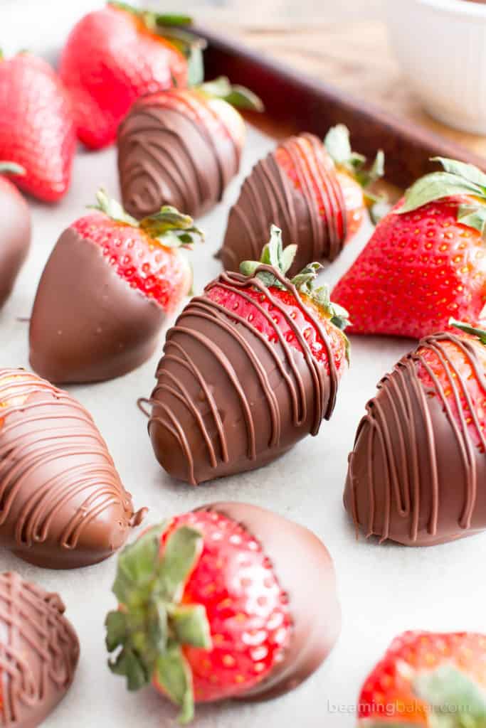 How to Make Chocolate Dipped Strawberries + VIDEO - Beaming Baker