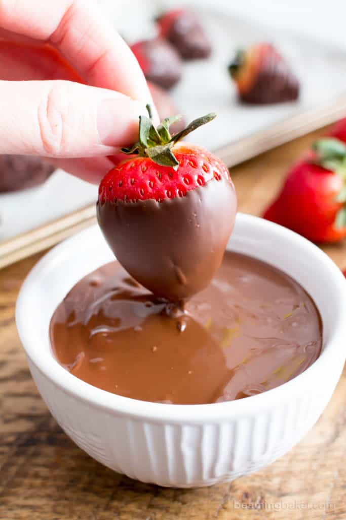 How to Make Chocolate Dipped Strawberries + VIDEO - Beaming Baker