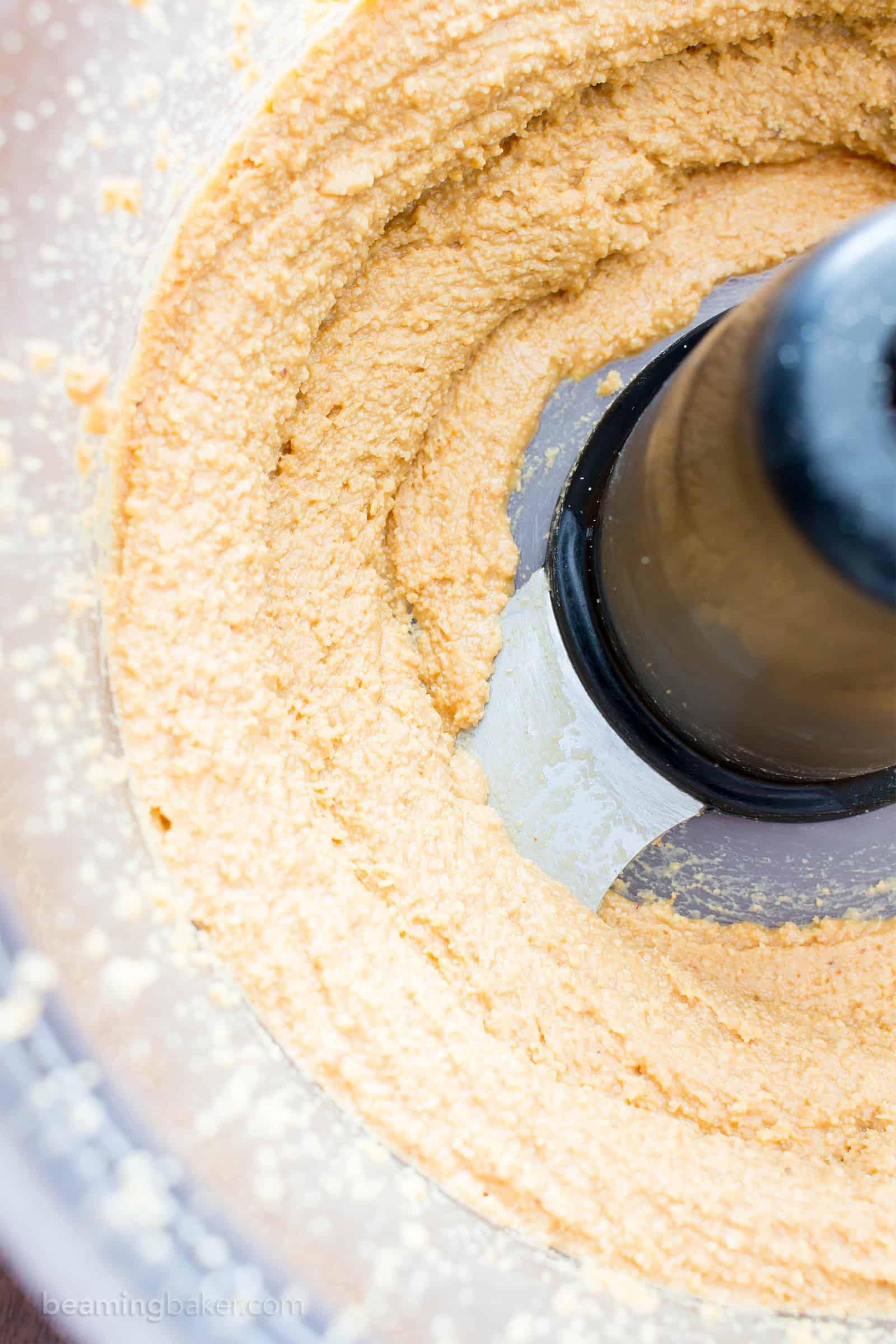 How to Make Homemade Peanut Butter: a step-by-step tutorial and video guide on how to make smooth, creamy homemade peanut butter. #Vegan #GlutenFree #DairyFree #DIY #Homemade | Recipe on BeamingBaker.com