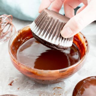 How to Make Chocolate Ganache Recipe (V, GF): an easy step-by-step tutorial for 5-minute rich, decadent chocolate ganache! #Vegan #GlutenFree #Paleo #Vegan #VeganDesserts #Chocolate #Desserts #DairyFree | Recipe on BeamingBaker.com