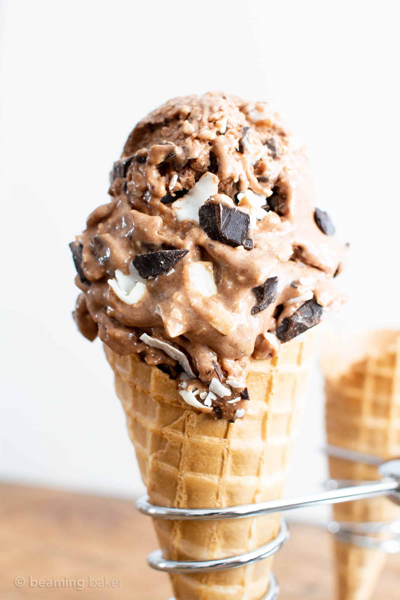 Double scoop, 2 flakes, sugar cone. £4 : r/icecreamery