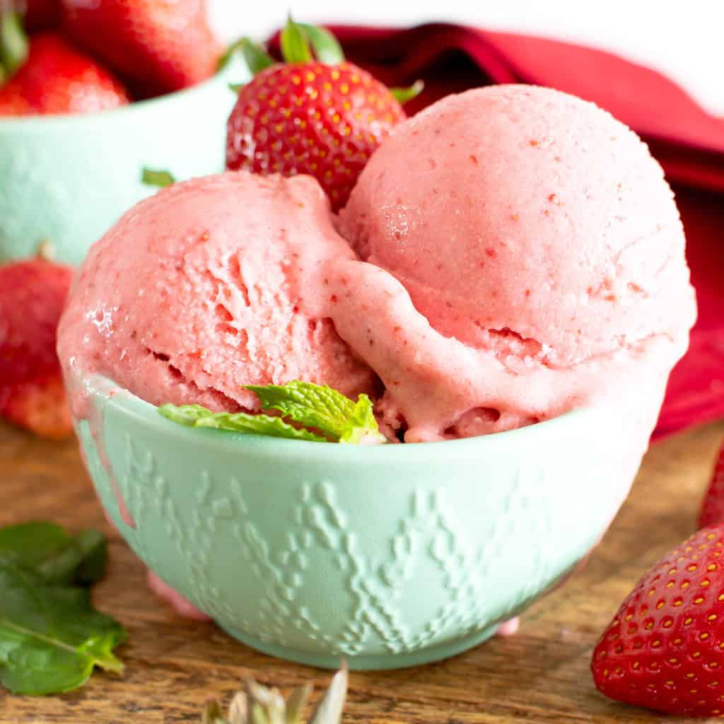 3 Ingredient Strawberry Coconut Sorbet (Paleo, Vegan, Dairy-Free, GF ...