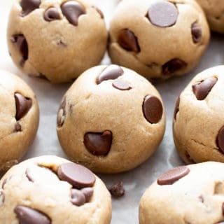 Vegan Cookie Dough Bites: a 5 ingredient healthy cookie dough recipe for vegan edible cookie dough! Safe to eat raw & it’s eggless! Made with healthy vegan ingredients. #Vegan #Healthy #CookieDough #Edible | Recipe at BeamingBaker.com