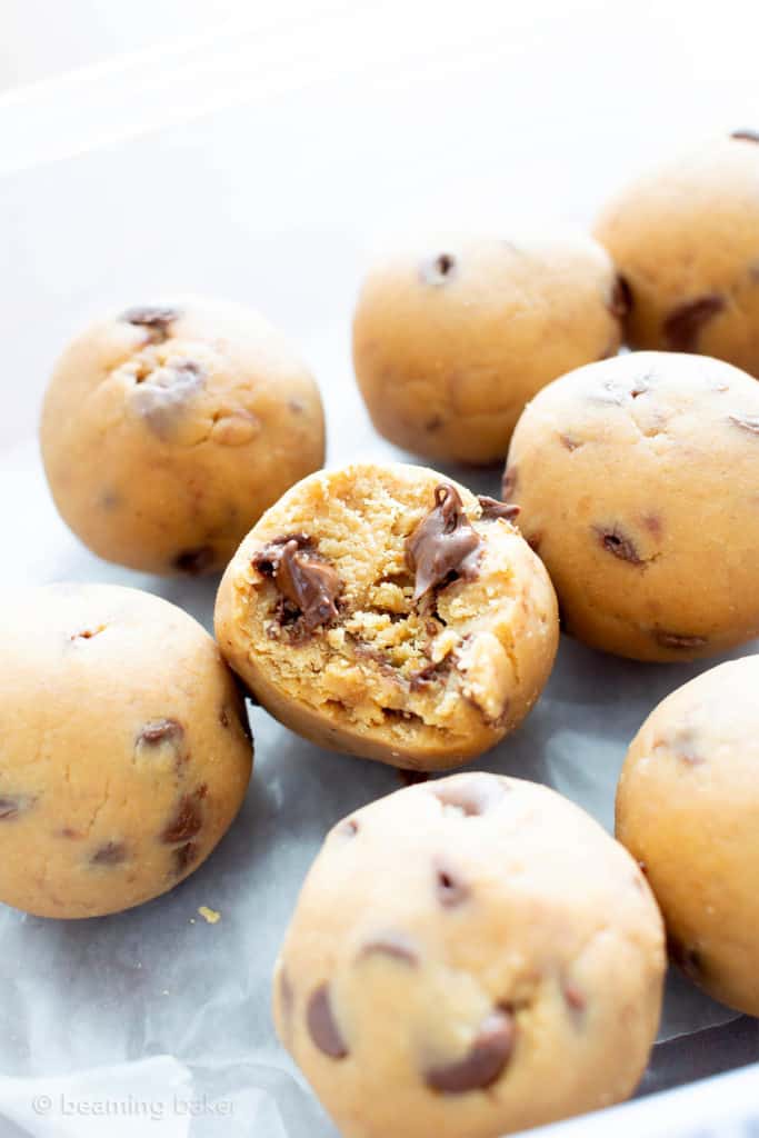 4 Ingredient Peanut Butter Chocolate Chip No Bake Energy Bites (GlutenFree, Vegan, Protein
