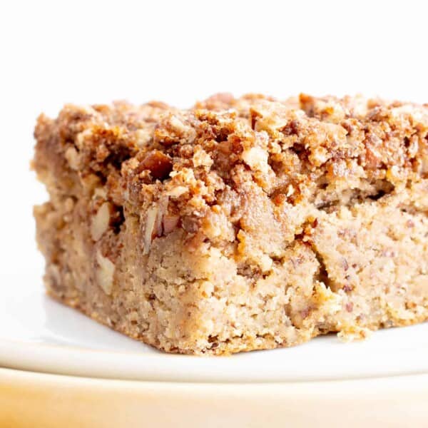 Vegan Gluten Free Banana Bread Coffee Cake Recipe (V, GF): this moist ‘n healthy vegan banana coffee cake recipe is easy & gluten free, with streusel topping! #Vegan #Banana #CoffeeCake #GlutenFree #Healthy | Recipe at BeamingBaker.com