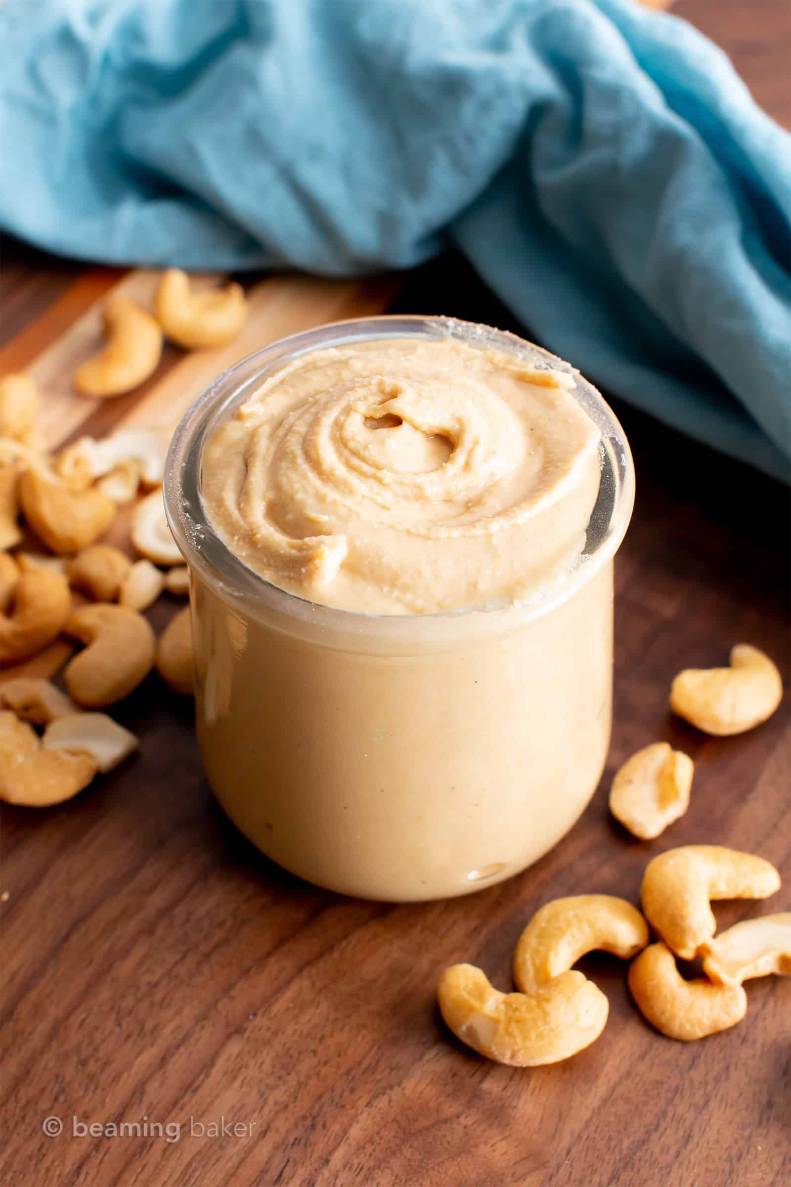 Homemade Cashew Butter: learn how to make cashew butter with just 1 ingredient and a few minutes! Step-by-step tutorial with clear, detailed pics to follow along. #CashewButter #CashewNutButter #Homemade #Cashews | Recipe at BeamingBaker.com