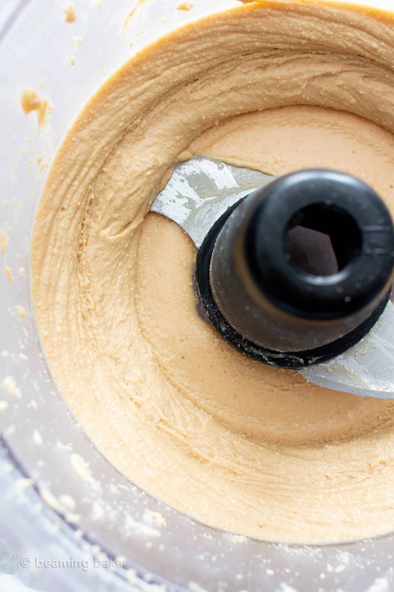 Homemade Cashew Butter: learn how to make cashew butter with just 1 ingredient and a few minutes! Step-by-step tutorial with clear, detailed pics to follow along. #CashewButter #CashewNutButter #Homemade #Cashews | Recipe at BeamingBaker.com