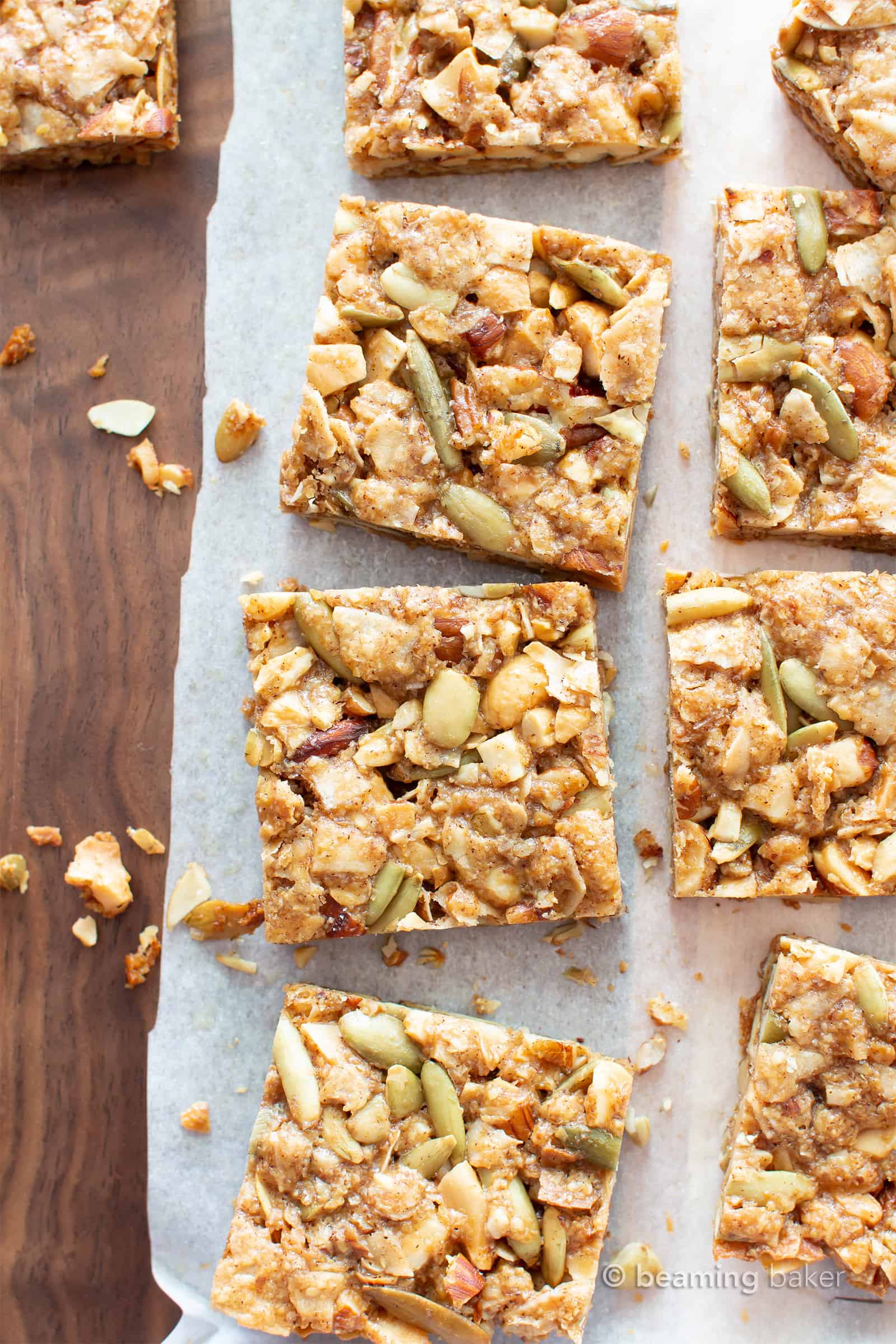 Paleo Snack Bars Recipe (GF, V): super EASY paleo approved snack bars, packed with nuts & seeds! The ultimate paleo diet snack bars—chewy, filling, gluten free, vegan & healthy! #Paleo #Snacks #GlutenFree #Vegan | Recipe at BeamingBaker.com