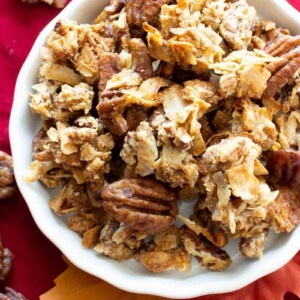 Homemade Maple Pecan Granola (GF, V): the best paleo granola recipe for fall! Crispy, crunchy clusters & maple granola pecan pie flavors—Vegan, Gluten-Free, Healthy! #Paleo #Granola #Vegan #GlutenFree | Recipe at BeamingBaker.com