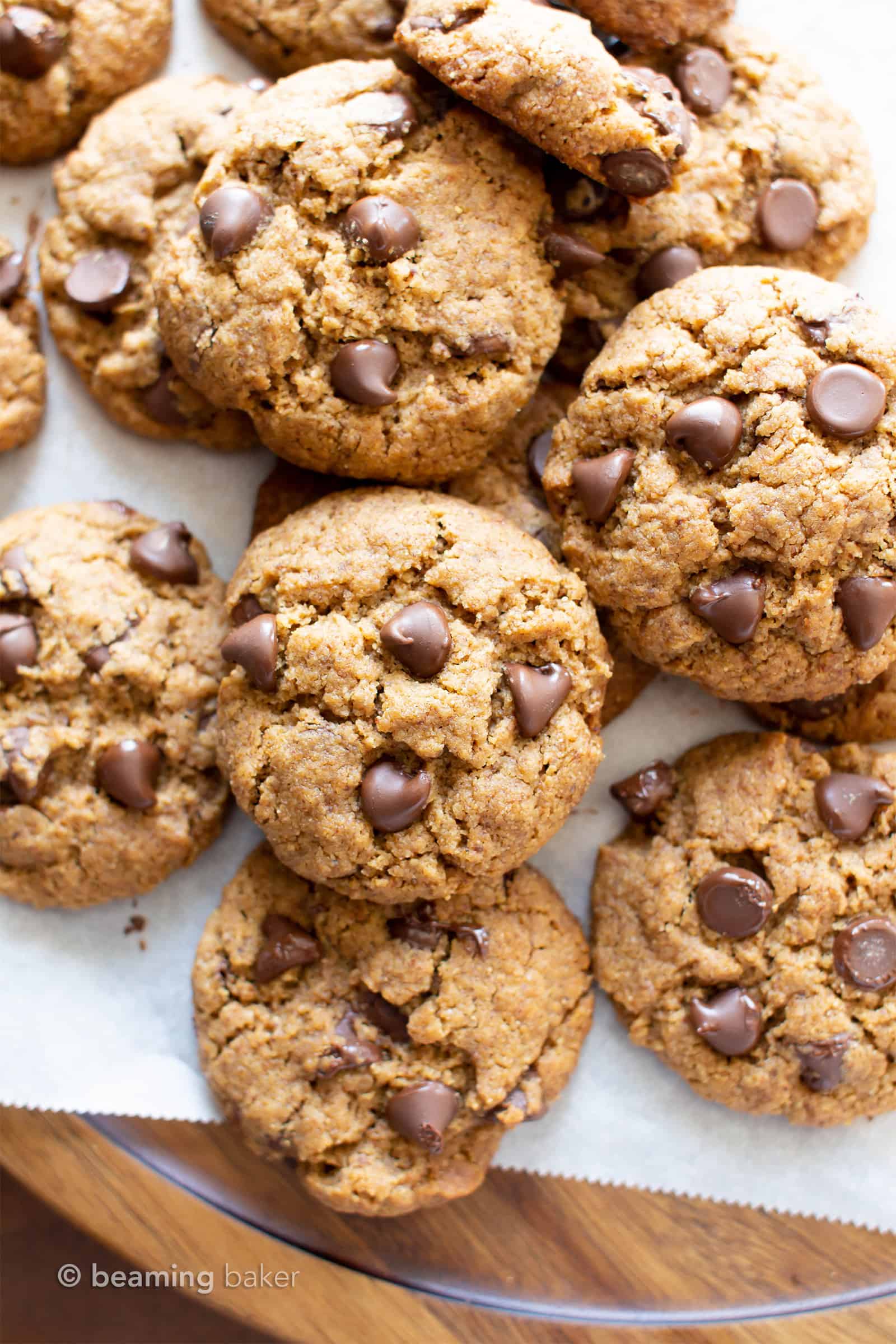 20+ Best Vegan Chocolate Chip Cookies: get ready to enjoy the best vegan chocolate chip cookie recipes! Including vegan oatmeal chocolate chip cookies, easy vegan chocolate chip cookies, vegan gluten free chocolate chip cookies and more! #vegancookies #chocolatechipcookies #veganchocolatechipcookies | Recipes on BeamingBaker.com