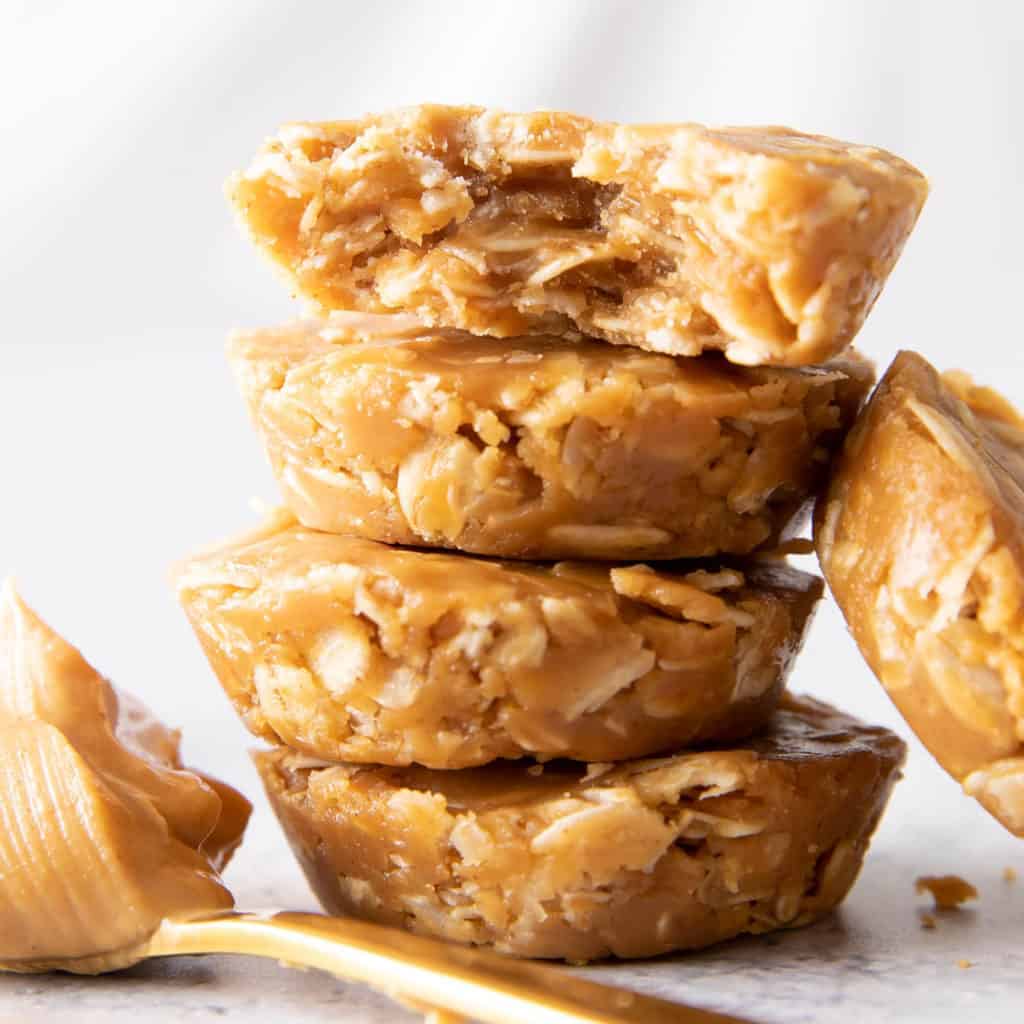 No Bake Peanut Butter Oatmeal Cups (V, GF): easy, simple & delicious—a quick recipe for soft ‘n chewy peanut butter oatmeal cups that are No Bake! Healthy, Gluten-Free, Vegan, Dairy-Free, No Cook. #NoBake #Cookies #PeanutButter #Oatmeal | Recipe at BeamingBaker.com