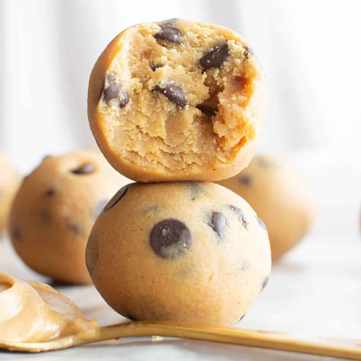 4 Ingredient Keto Peanut Butter Balls with Chocolate Chips (Low Carb)