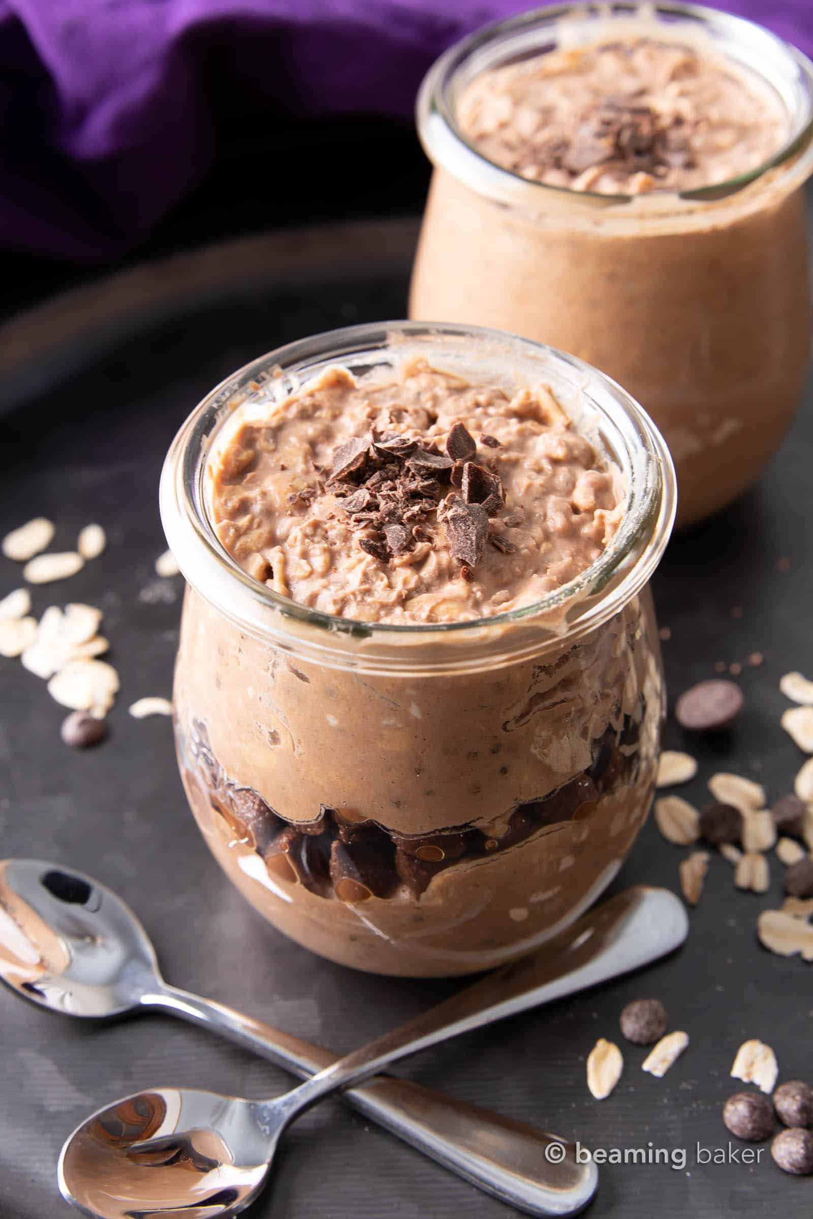 Chocolate Overnight Oats: the BEST chocolate overnight oats recipe—satisfyingly rich and deep chocolate taste with creamy vanilla goodness. Easy to make, Vegan. #Chocolate #OvernightOats #ChocolateOvernightOats #OvernightOatmeal | Recipe at BeamingBaker.com