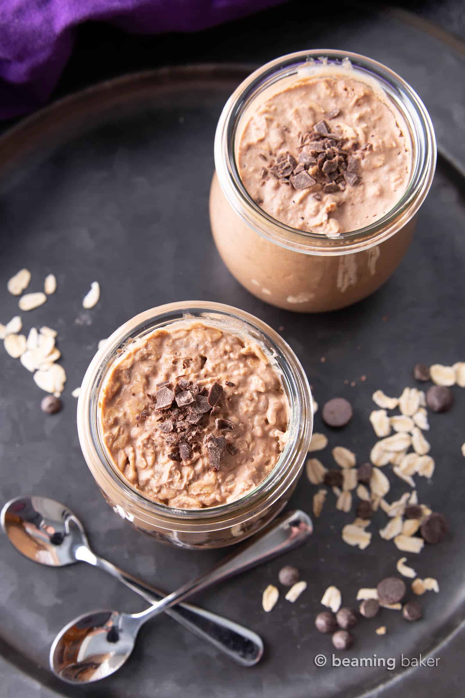 Chocolate Overnight Oats Recipe (Vegan): this rich & creamy chocolate overnight oats recipe is so EASY to make! Prep in minutes the night before for healthy overnight oats in a jar. #OvernightOats #Chocolate #Breakfast #Vegan | Recipe at BeamingBaker.com