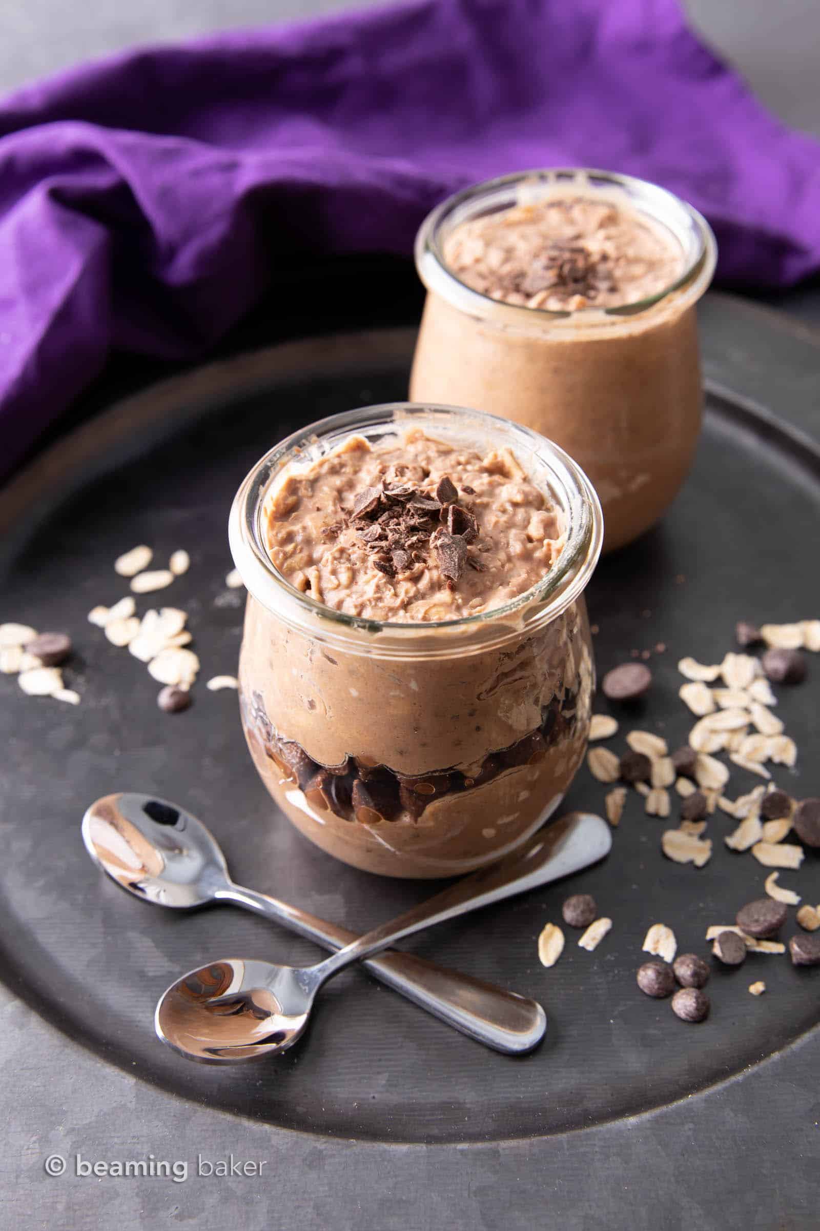 Chocolate Overnight Oats Recipe (Vegan): this rich & creamy chocolate overnight oats recipe is so EASY to make! Prep in minutes the night before for healthy overnight oats in a jar. #OvernightOats #Chocolate #Breakfast #Vegan | Recipe at BeamingBaker.com